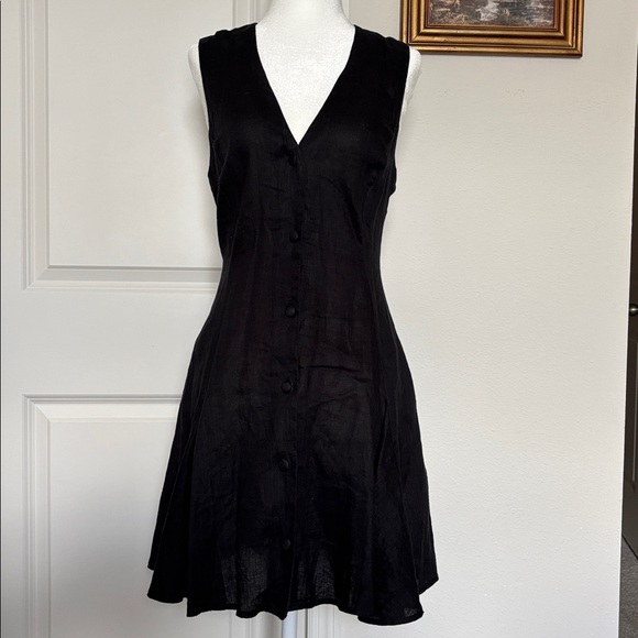 DÔEN 🏹 Small Aubrey Black Linen mini dress, minimal, classy, button down - Picture 4 of 11